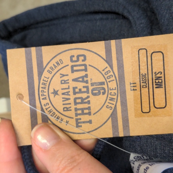 Knights Apparel Rivalry Threads Akron Zips Men's Sweatshirt Size M - Picture 3 of 11